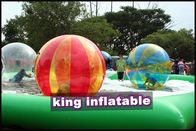 พีวีซีที่มีสีสันลูกบอลน้ำทำให้พอง / ลูกบอลน้ำที่มีเส้นผ่าศูนย์กลาง 2m สำหรับสวนสนุก