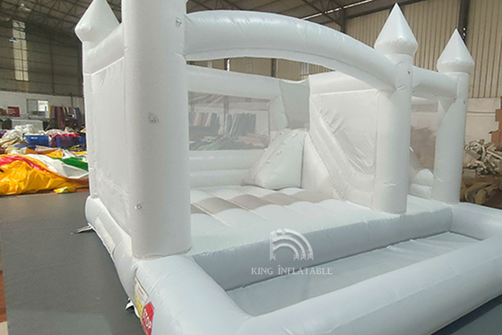 King Inflatable สีขาวปราสาทตีกลับสไลด์บอล Pit Combo Jumper Bouncy House งานแต่งงานตกแต่ง Jumping Bed