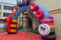 Sweet Candy Inflatable Arches ปาร์ตี้กลางแจ้งโฆษณาคริสต์มาสตกแต่ง Rainbow Archway