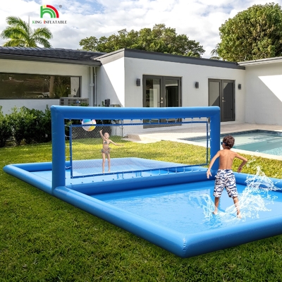 33x16.5x7FT สนามวอลเลย์บอลแบบอัดลม วอลเลย์บอลชายหาด เครือวอลเลย์บอลสระว่ายน้ํา สนามน้ําที่มีปั๊มอากาศสําหรับการเล่นกลางแจ้ง