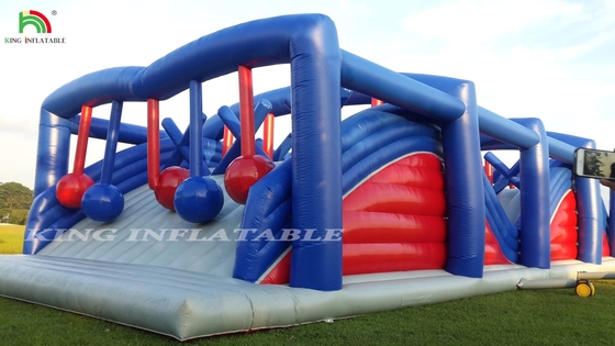 สนามแข่งขันอุปกรณ์เกมสําหรับผู้ใหญ่และเด็ก