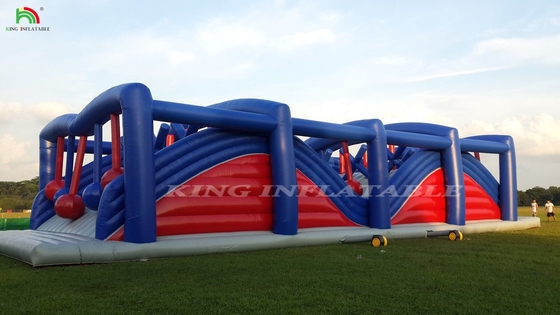 สนามแข่งขันอุปกรณ์เกมสําหรับผู้ใหญ่และเด็ก
