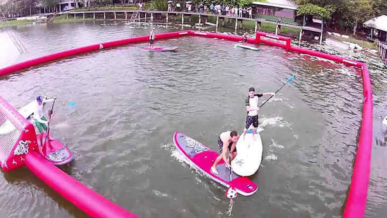 สนามฟุตบอลแบบอินเตอร์เอคทีฟ์ในกลางแจ้งแบบปรับแต่ง สนามกีฬาฟุตบอลแบบน้ํายักษ์