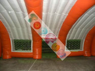 เต็นท์เหตุการณ์พอง PVC สีขาวและสีส้มขนาดใหญ่สำหรับใช้นอกประตู