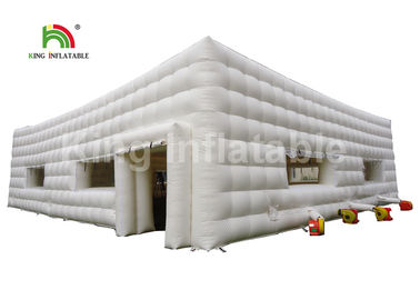 สีขาว 11X6 เมตรเต็นท์ลูกบาศก์พองสำหรับเช่า / โฆษณาบูธพอง