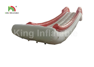 Airtight กลางแจ้งสีชมพู / ขาว Inflatable Yacht Slide ของเล่นน้ำที่มีโลโก้ที่กำหนดเอง