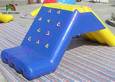 ของเล่นเป่าลมปีนและเลื่อนขนาดเล็ก PVC สีเหลือง / น้ำเงินสำหรับเล่นในน้ำ