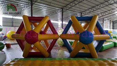 ของเล่นน้ำทำให้พอง PVC / TPU, ลูกกลิ้งเดินน้ำสีสันสดใสสำหรับกีฬาทางน้ำ