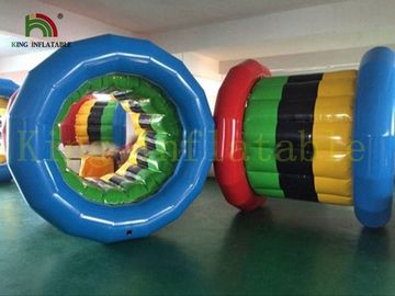 เพลโต 0.9mm พีวีซีผ้าใบกันน้ำทำให้พองน้ำลอยของเล่นกลิ้งที่กำหนดเอง EN14960