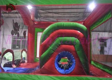 พีวีซีสีแดงสีเขียวโจรสลัดระเบิดปราสาท Bouncy กับบ้านกันน้ำที่ทนทานอุปสรรค