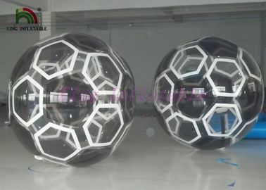 ฟุตบอลประเภท Inflatable Walk บนลูกบอลน้ำเกมกีฬาทางน้ำสำหรับเด็กสีดำ