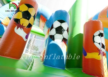 ผ้าใบกันน้ำทำให้พองที่มีสีสันฟุตบอลโกหกคำสั่งผสมฟุตบอลสไลด์แห้งและอุปสรรค