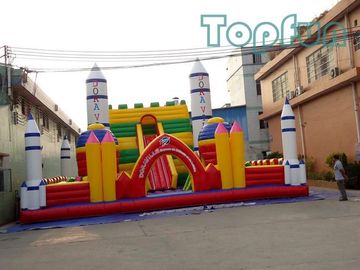 ศูนย์ยิงจรวดเปิดตัว Jumping Castle 10 ม. x 10 ม. ตามความต้องการสำหรับสวนสนุก