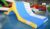 OEM Inflatable Floating Water Park อุปสรรคหลักสูตร Jumping Sport Game