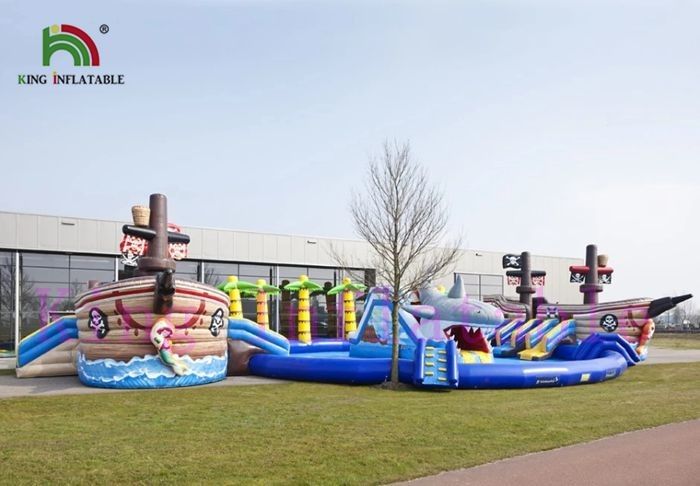 Pirate / Shark 0.9 มม. PVC Inflatable Water Park Multiplay / Colorful Playground